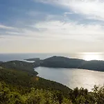 Mistral - Cosy With Sea View Apartment *