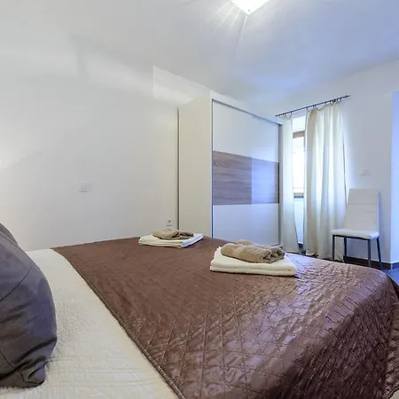 Апартаменты Mistral - Cosy With Sea View