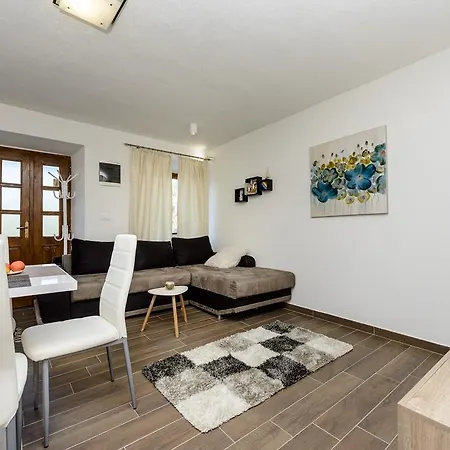 Mistral - Cosy With Sea View Апартаменты